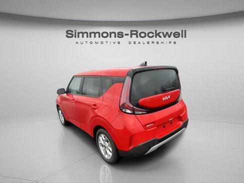 Used 2023 Kia Soul LX w/ Option Group 015 FWD image 3