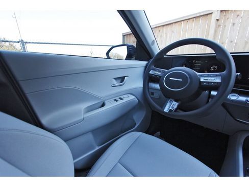 Used 2026 Hyundai Kona SE FWD image 9