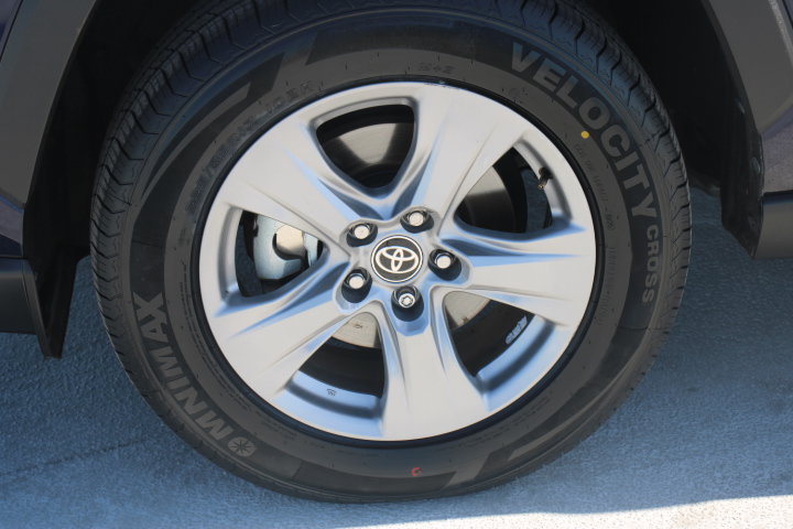 Certified 2022 Toyota RAV4 XLE w/ Convenience Package AWD/4WD image 9