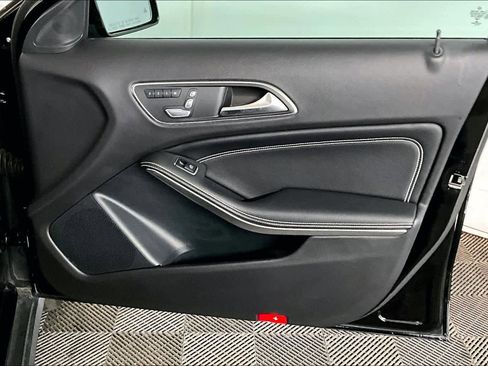 Used 2019 Mercedes-Benz GLA 250 4MATIC image 23