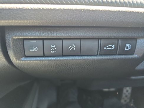 Used 2025 Toyota Camry SE FWD image 28
