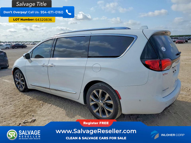 Used 2017 Chrysler Pacifica Limited w/ UConnect Theater Package FWD image 3