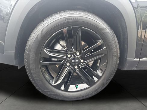 Used 2025 Chevrolet Trax ACTIV w/ Driver Confidence Package FWD image 9