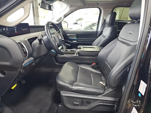Used 2025 Ford Expedition Platinum AWD/4WD image 8