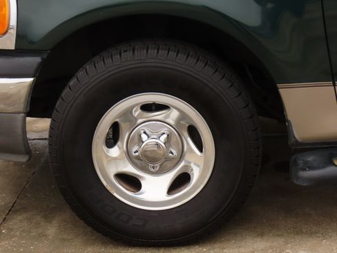 Used 2002 Ford F150 XLT image 6