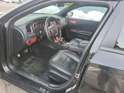 Used 2018 Dodge Charger GT image 9