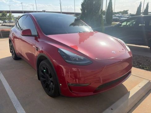 Used 2023 Tesla Model Y Long Range AWD/4WD image 3