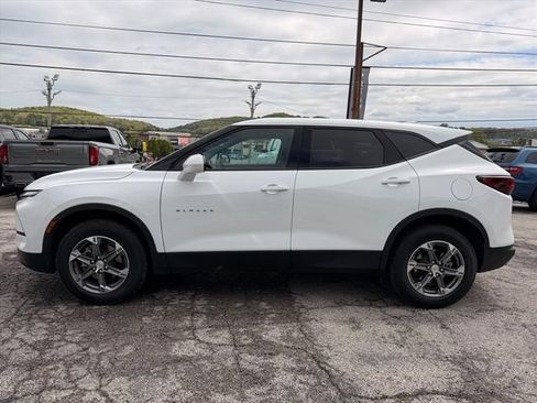 Used 2025 Chevrolet Blazer LT AWD/4WD image 8