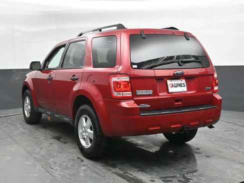 Used 2010 Ford Escape XLT image 8
