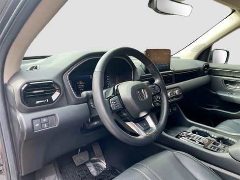 Used 2025 Honda Pilot Elite image 9