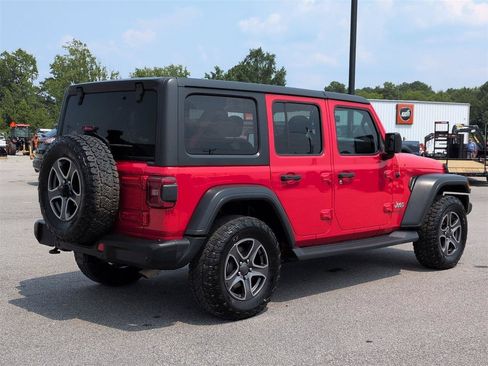 Used 2018 Jeep Wrangler Unlimited Sport S AWD/4WD image 3