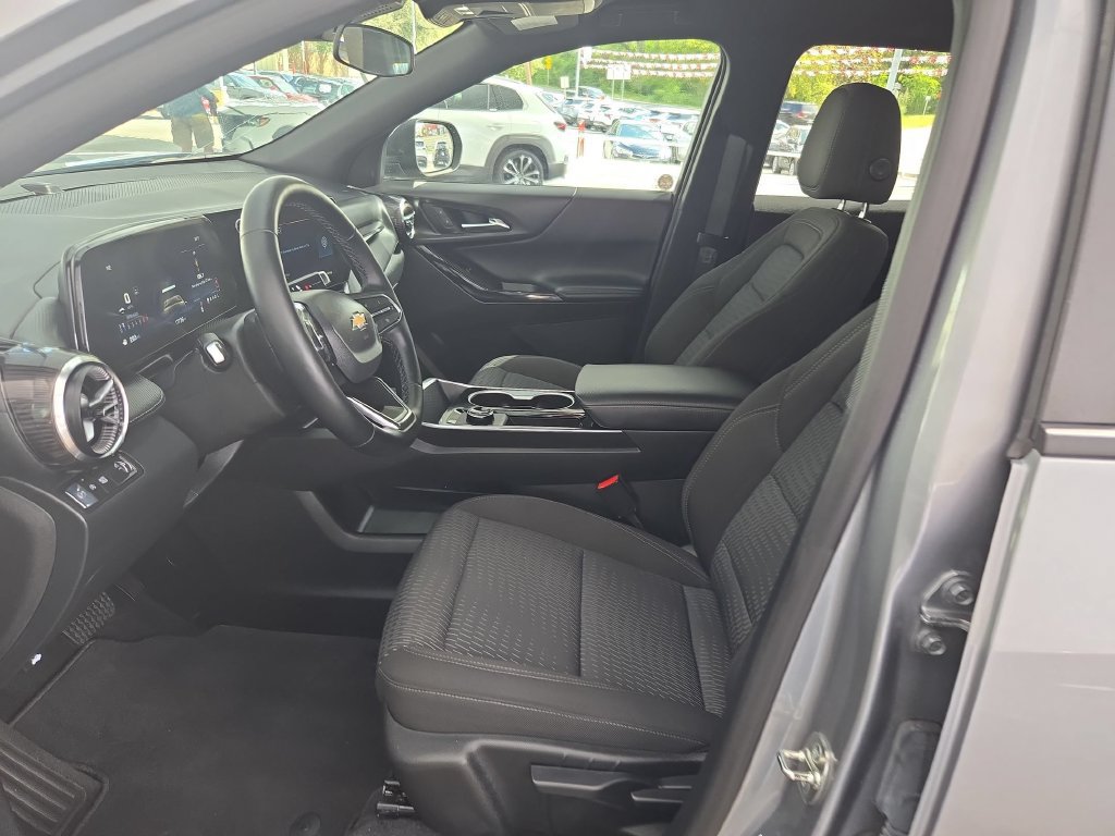 Used 2026 Chevrolet Equinox LT FWD image 11