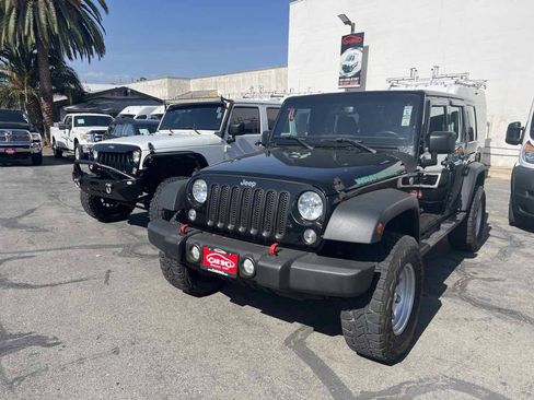 Used 2018 Jeep Wrangler Unlimited Sport S AWD/4WD image 17