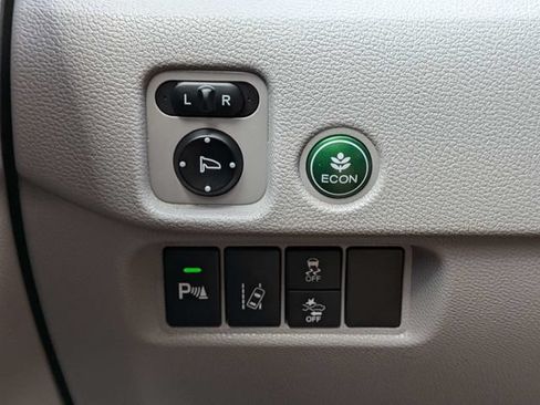 Used 2018 Honda Pilot Touring image 33