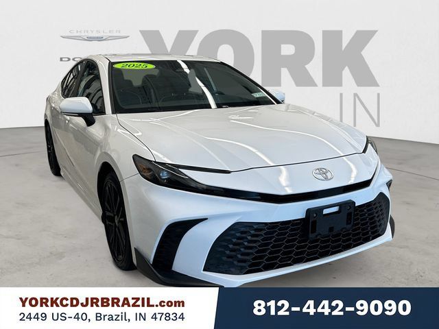 Used 2025 Toyota Camry SE FWD image 7