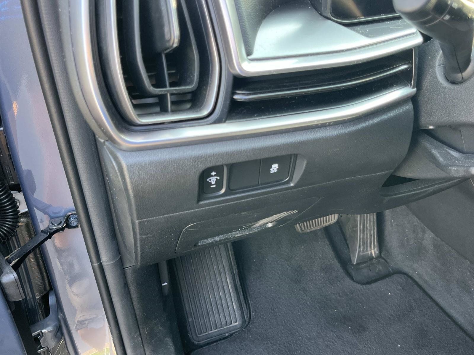 Used 2025 Kia Sorento LX FWD image 28