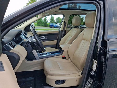 Used 2018 Land Rover Discovery Sport HSE AWD/4WD image 13