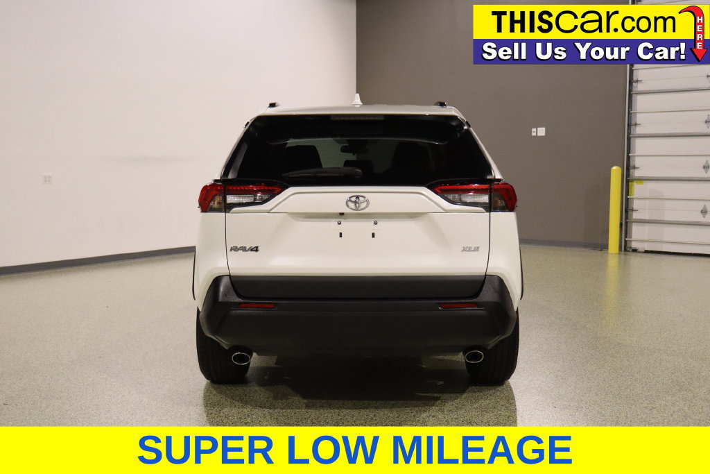 Used 2021 Toyota RAV4 XLE Premium FWD image 7