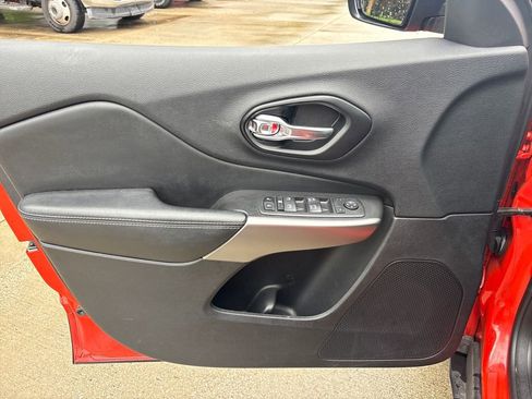 Used 2021 Jeep Cherokee Latitude Lux 80th Anniv w/ Quick Order Package 26U 80TH image 16