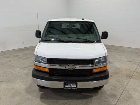 Used 2016 Chevrolet Express 3500 LT w/ LT Preferred Equipment Group RWD image 4