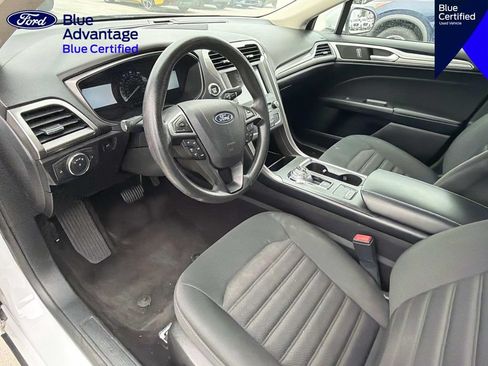 Used 2018 Ford Fusion SE w/ Fusion SE Technology Package FWD image 17