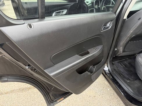 Used 2017 Chevrolet Equinox LT w/ Convenience Package image 13