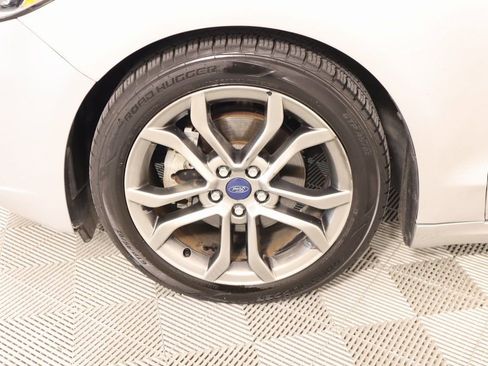 Used 2019 Ford Fusion SEL image 18