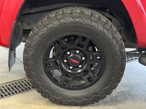 Used 2020 Toyota 4Runner TRD Off-Road Premium w/ Moonroof Package AWD/4WD image 36