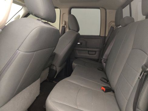 Used 2016 RAM 1500 Classic SLT RWD image 18