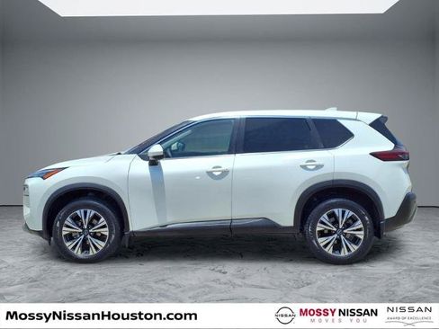 Certified 2023 Nissan Rogue SV FWD image 5