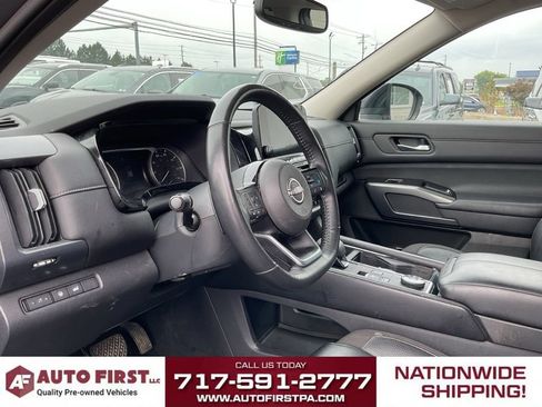 Used 2022 Nissan Pathfinder SL AWD/4WD image 6