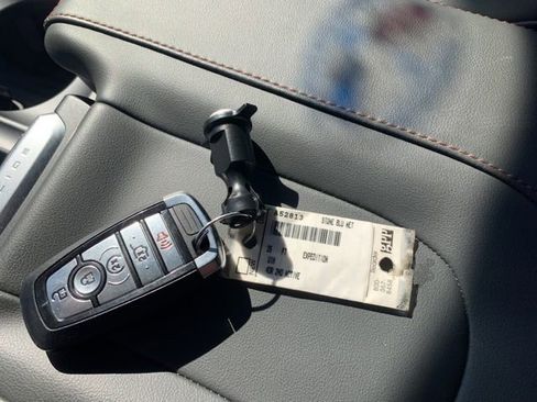 New 2025 Ford Expedition Active image 44