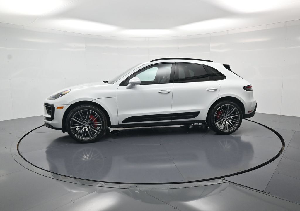 Certified 2026 Porsche Macan S AWD/4WD image 2
