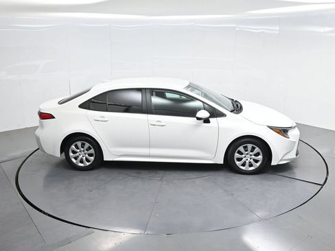 Used 2025 Toyota Corolla LE FWD image 55
