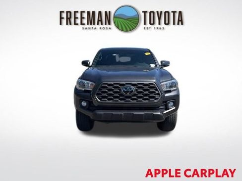 Used 2022 Toyota Tacoma TRD Off-Road AWD/4WD image 3