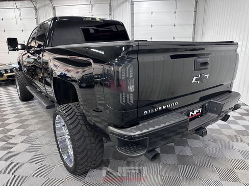 Used 2017 Chevrolet Silverado 1500 LT w/ All Star Edition AWD/4WD image 10