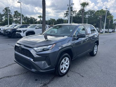 Used 2024 Toyota RAV4 LE FWD image 5