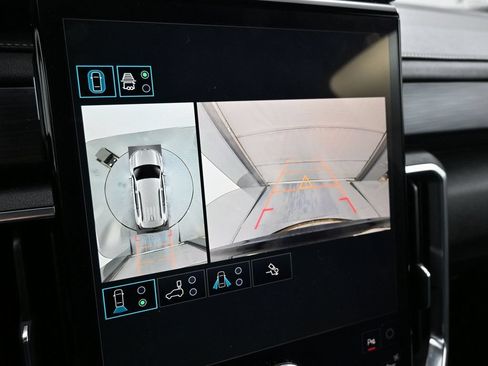 Used 2025 GMC Acadia Elevation AWD/4WD image 15