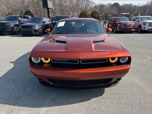 Used 2021 Dodge Challenger SXT image 8