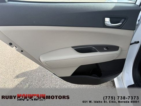 Used 2018 Kia Optima LX w/ 17" Alloy Wheels Package image 18