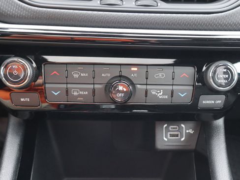 Used 2024 Jeep Compass Trailhawk w/ Trailhawk Elite Group image 24