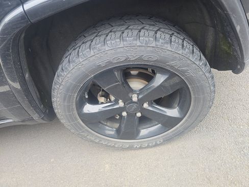 Used 2014 Jeep Grand Cherokee Altitude image 3