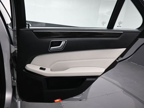 Used 2016 Mercedes-Benz E 350 Sedan w/ Premium Package image 36