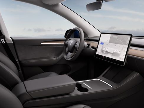 Certified 2023 Tesla Model Y Long Range AWD/4WD image 3