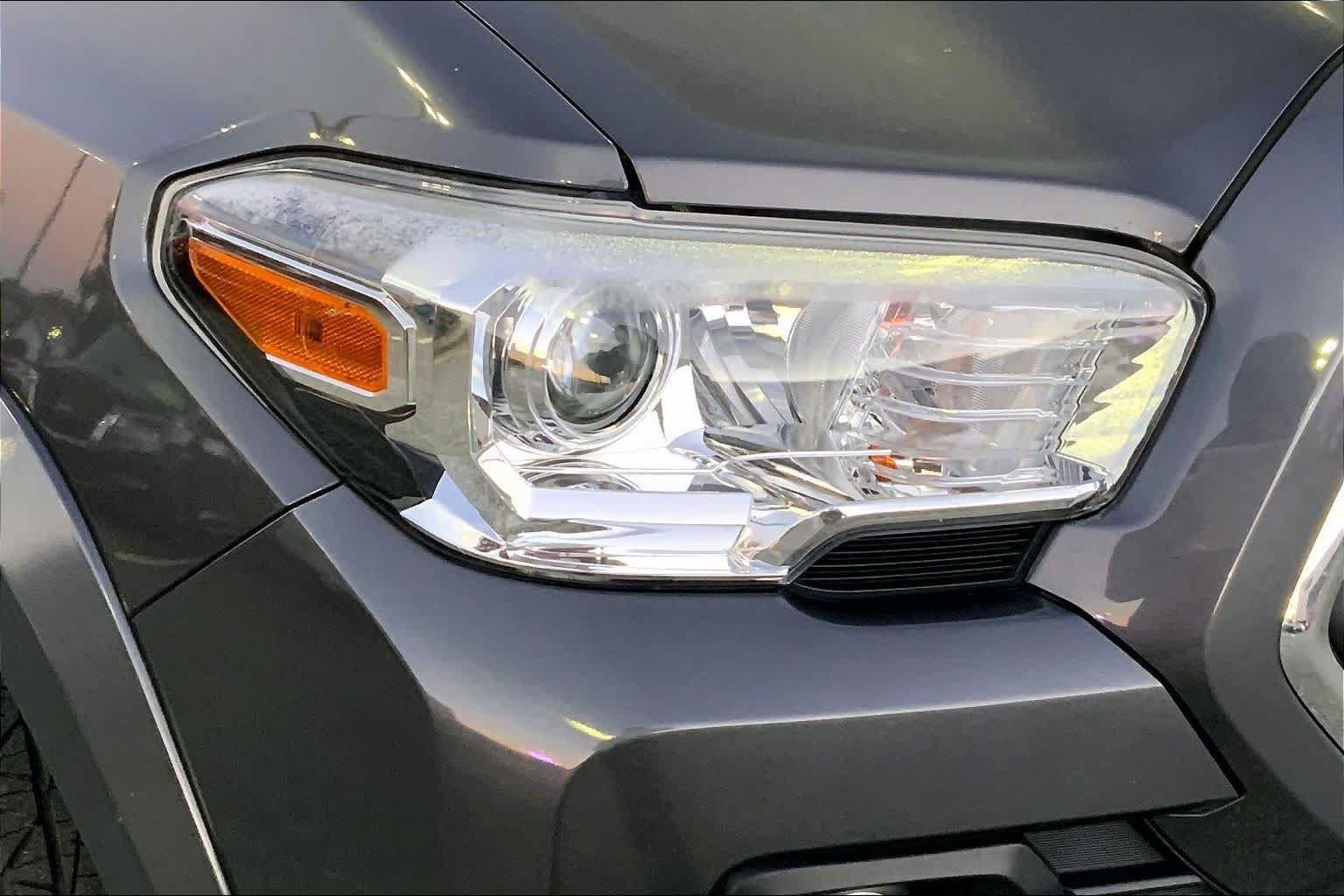 Used 2023 Toyota Tacoma SR5 AWD/4WD image 24