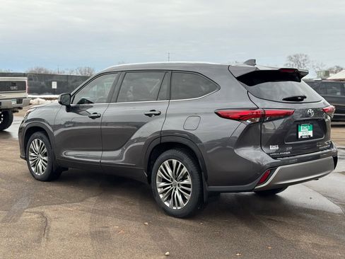 Used 2022 Toyota Highlander Limited image 6