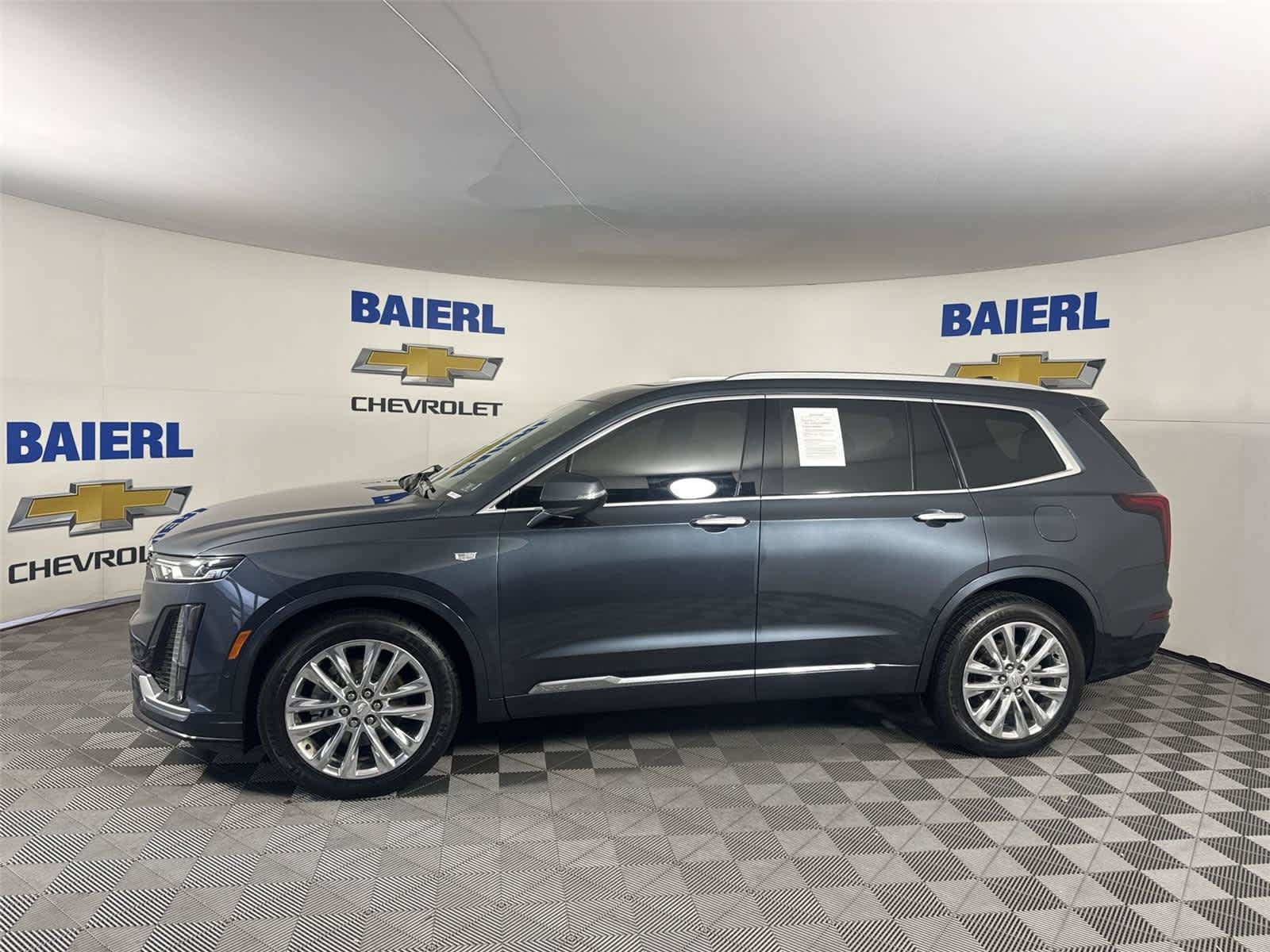 Used 2020 Cadillac XT6 Premium Luxury AWD/4WD image 2