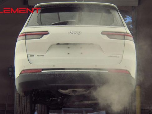 Used 2023 Jeep Grand Cherokee L Limited AWD/4WD image 8