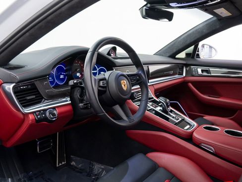 Certified 2023 Porsche Panamera Turbo S image 4