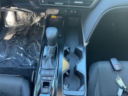 Used 2025 Toyota Camry LE image 40